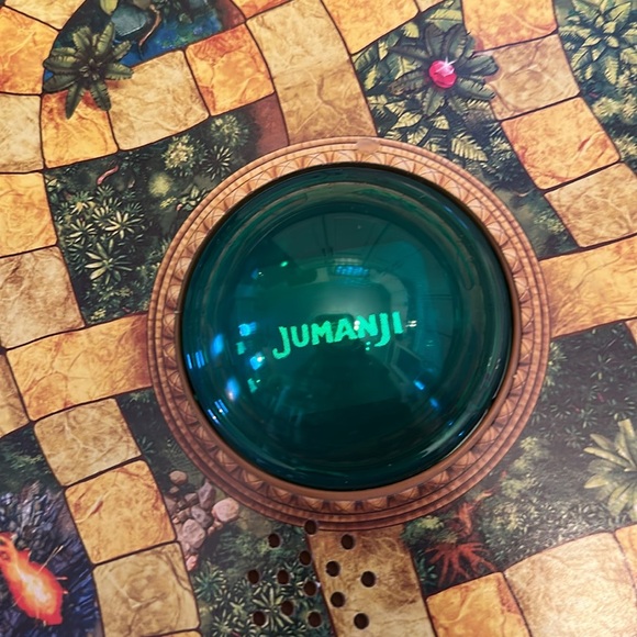 Collectors edition of Jumanji! New condition, lights up with sounds! - Picture 3 of 11